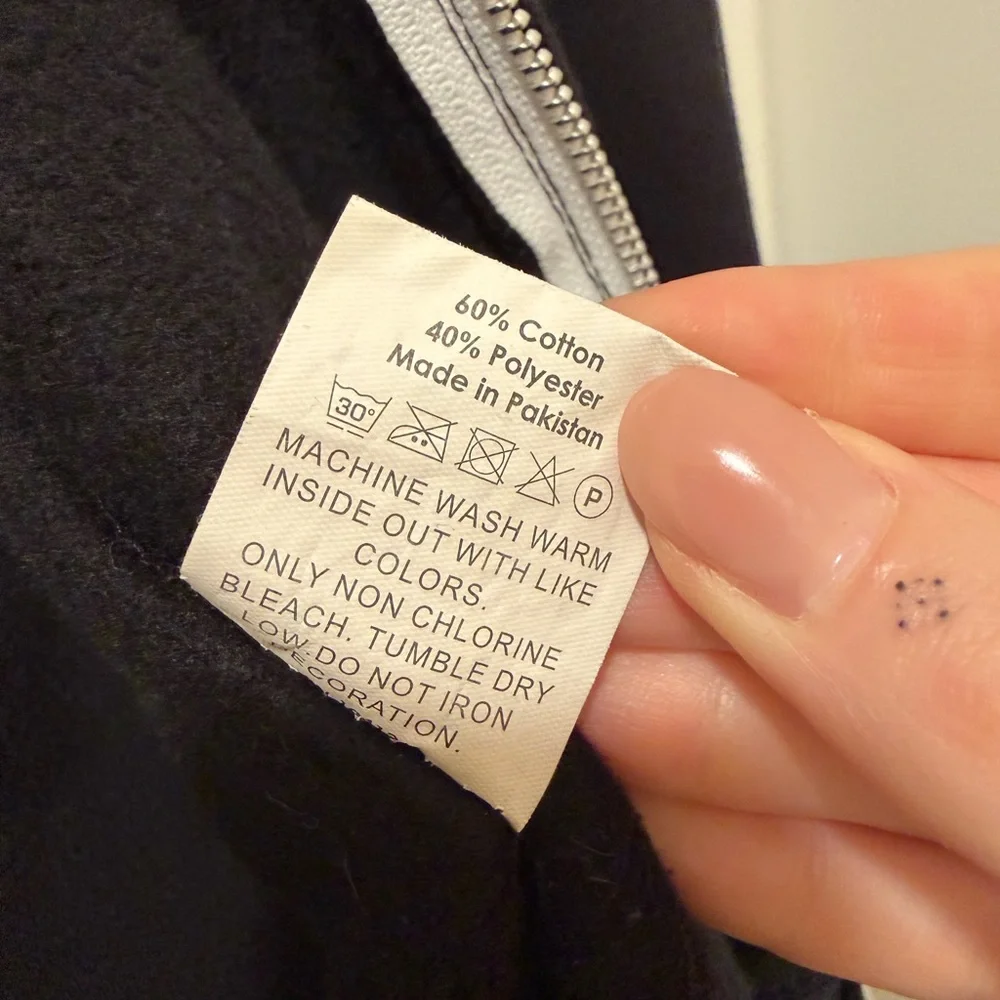 & Juliet hoodie from the musical in NYC - Picture 5 of 5